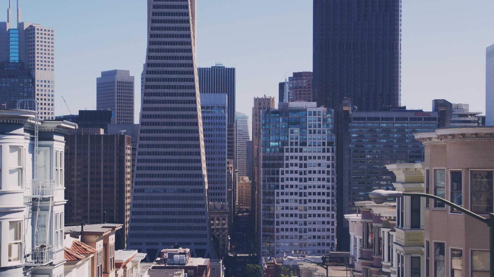 Sleep Regularity: Why Going to Bed at the Same Time Improves Recovery (and How to Fix Your Schedule)